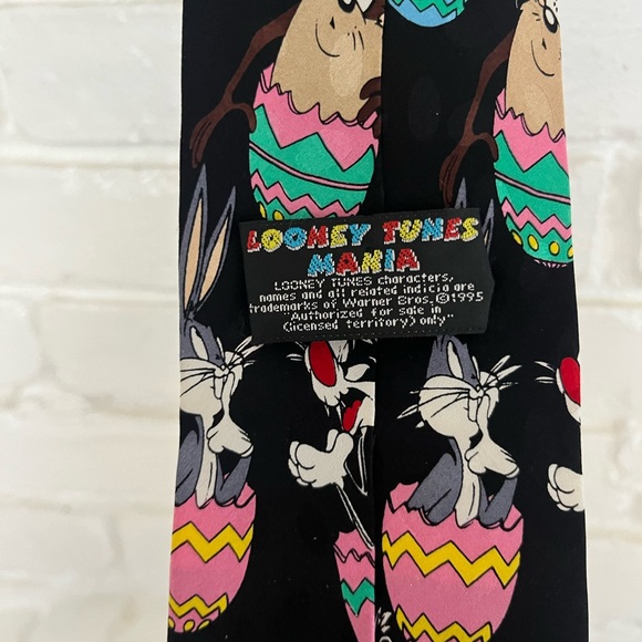 Vintage looney toons Easter tie - Picture 3 of 3